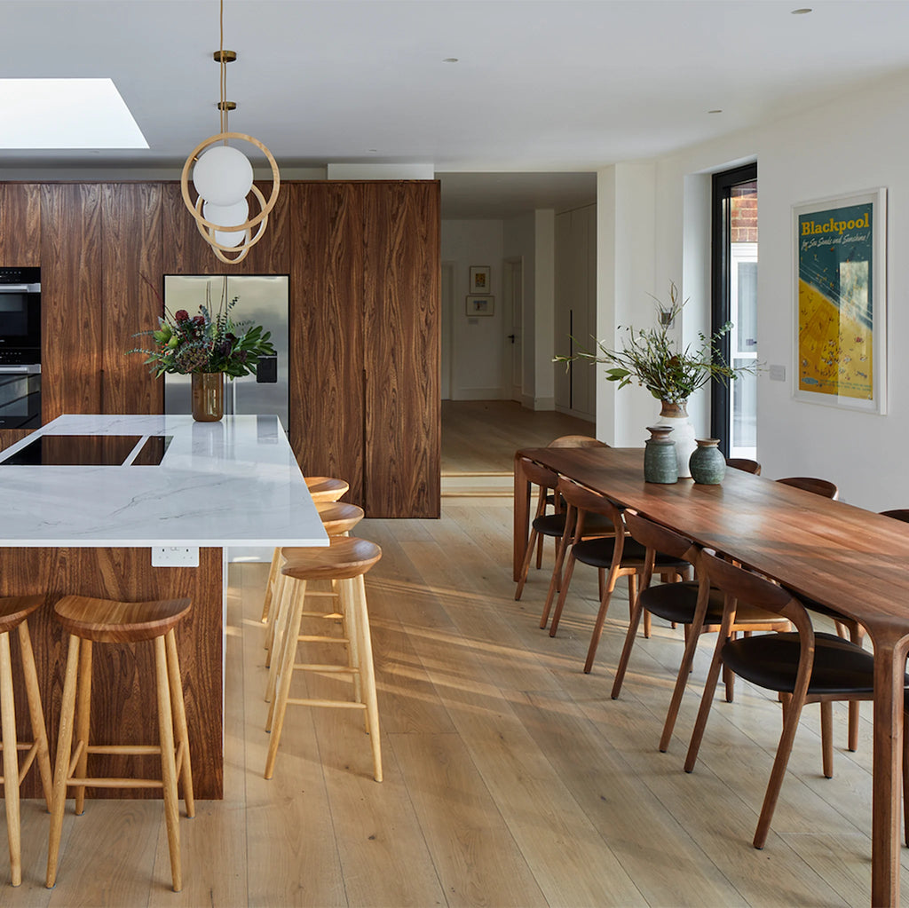 FLOW Dining Table