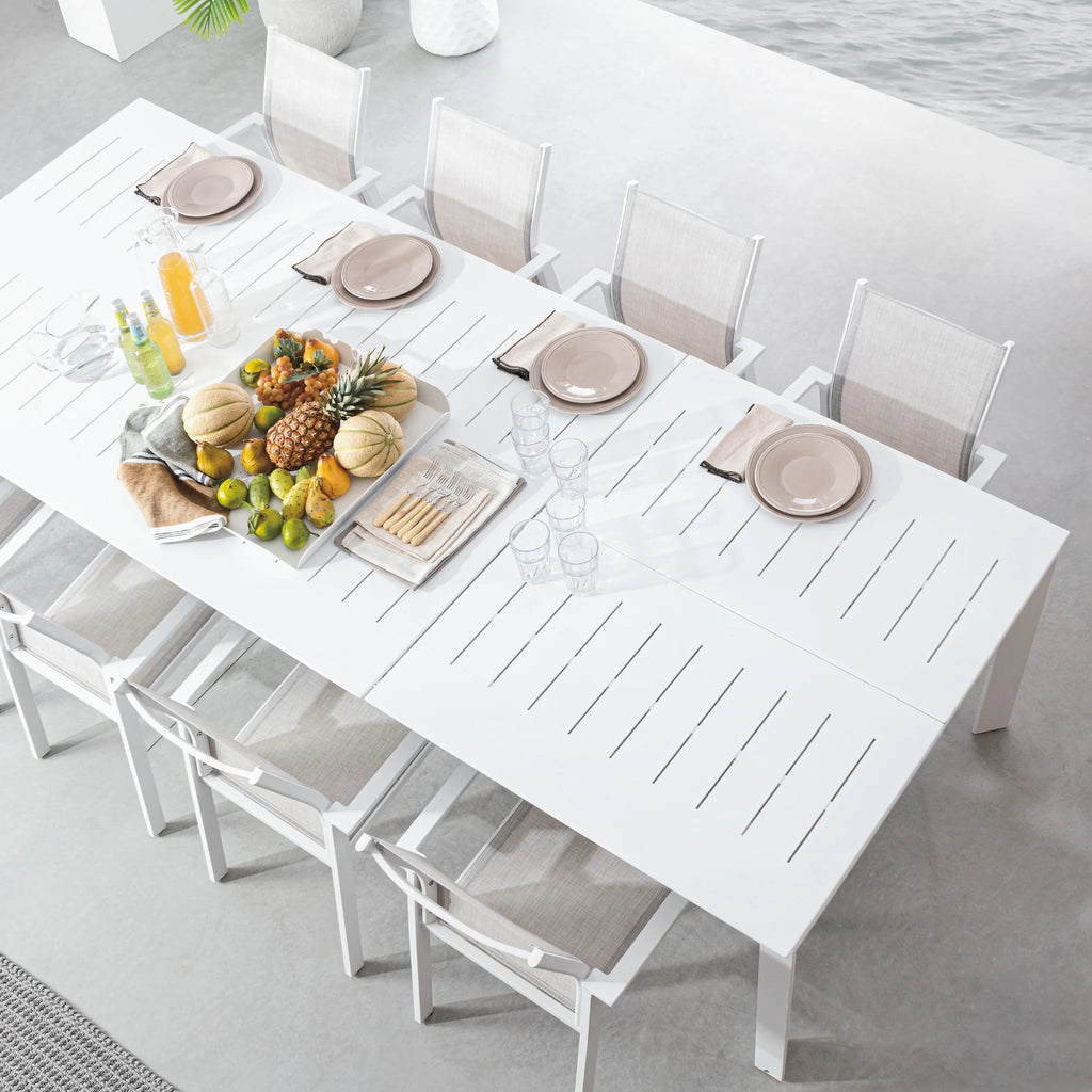 KONNOR Outdoor Extendable Dining Table Set in White -Bizzotto | Milola